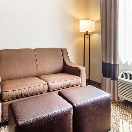 Quality Suites Корбин Екстериор снимка