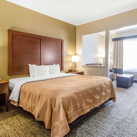 Quality Suites Корбин Екстериор снимка