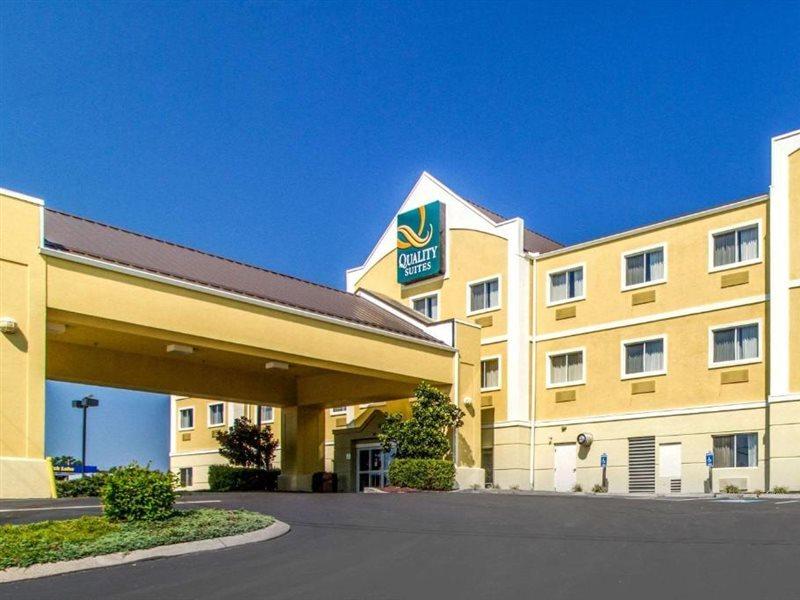 Quality Suites Корбин Екстериор снимка