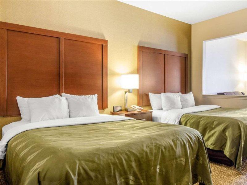 Quality Suites Корбин Екстериор снимка