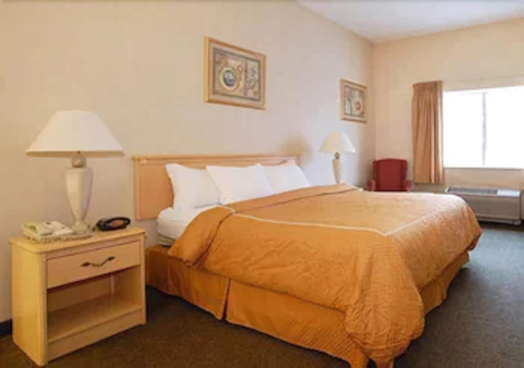 Quality Suites Корбин Екстериор снимка