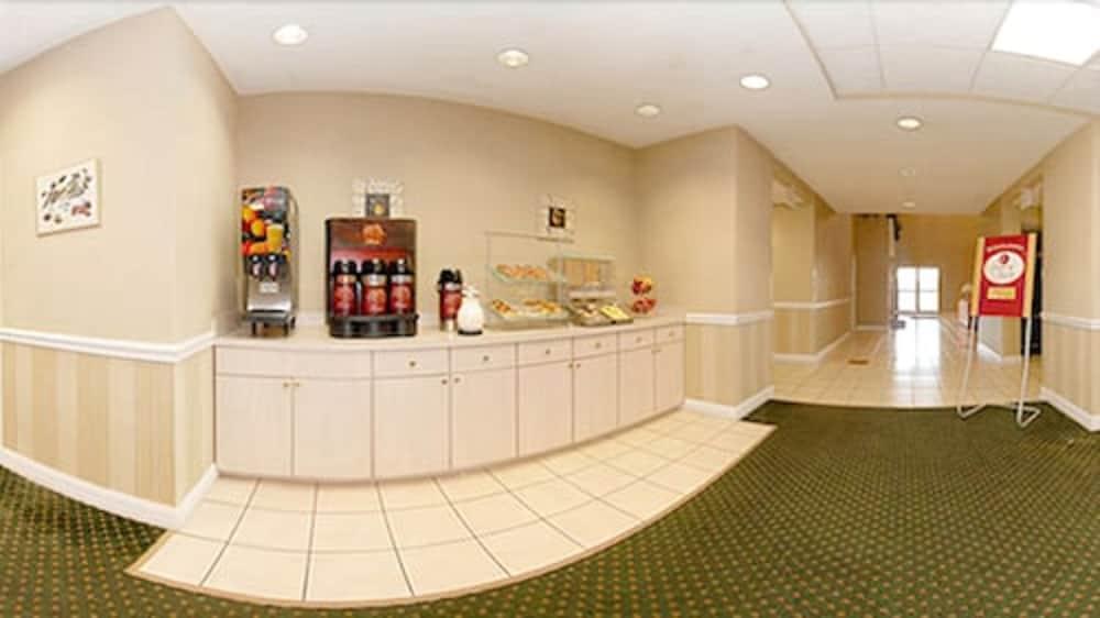 Quality Suites Корбин Екстериор снимка