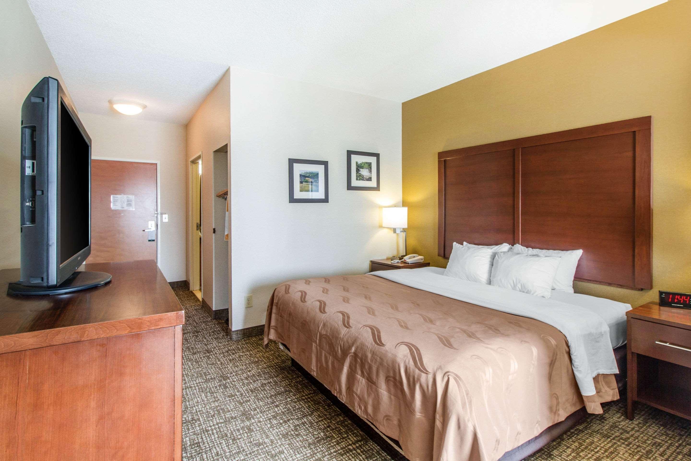 Quality Suites Корбин Екстериор снимка