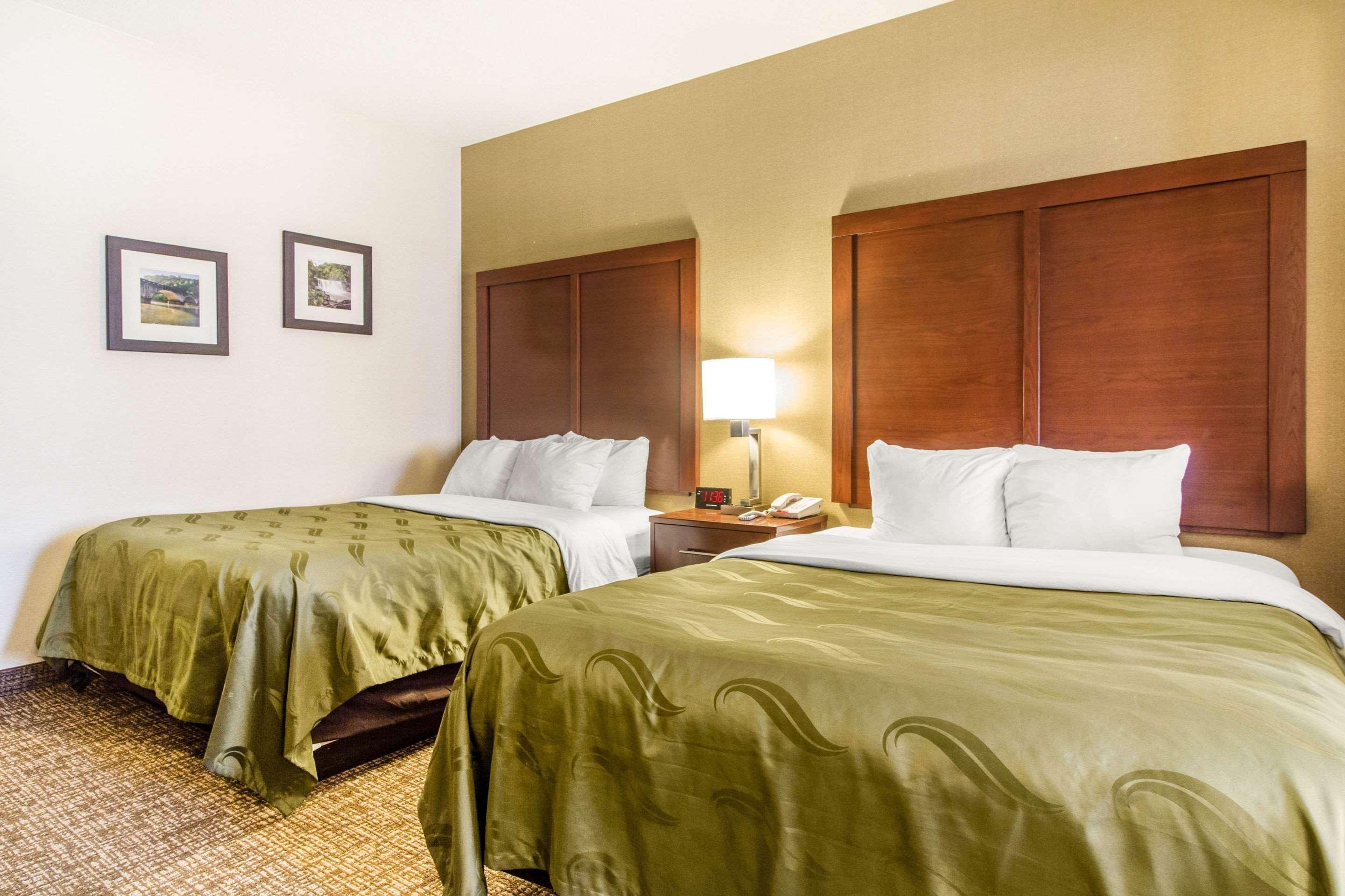 Quality Suites Корбин Екстериор снимка